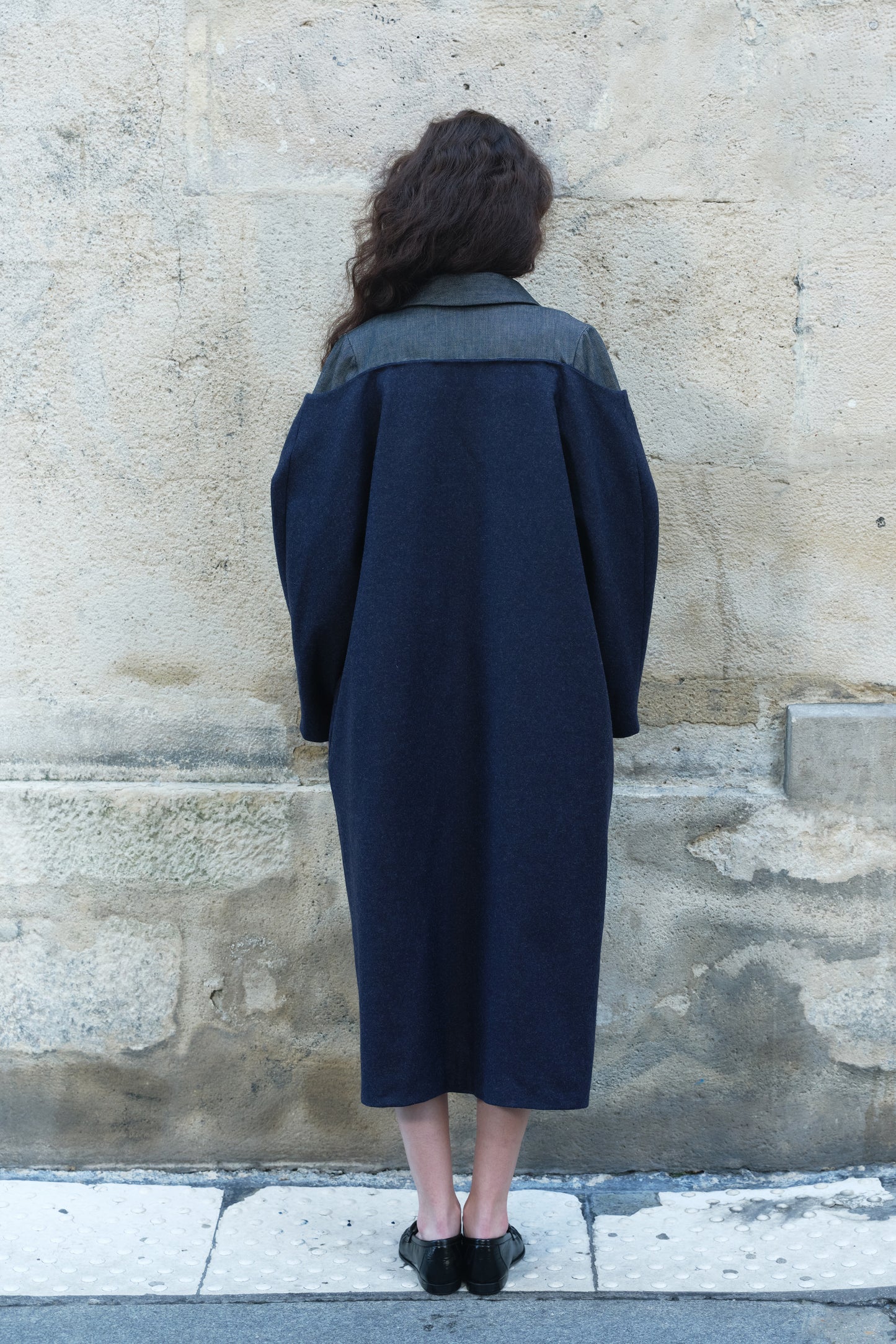 Two-tone Coat with Sun-reactive Pattern