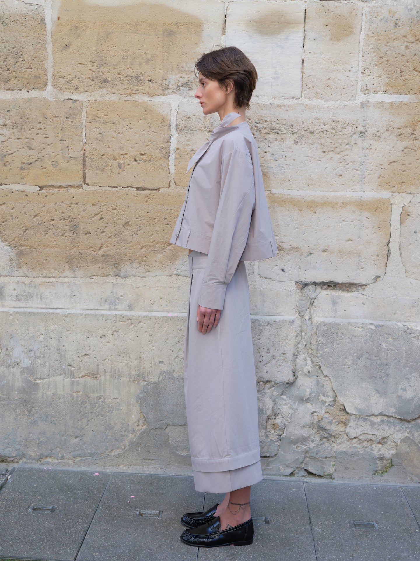 Gray Knot-neck Cropped Shirt