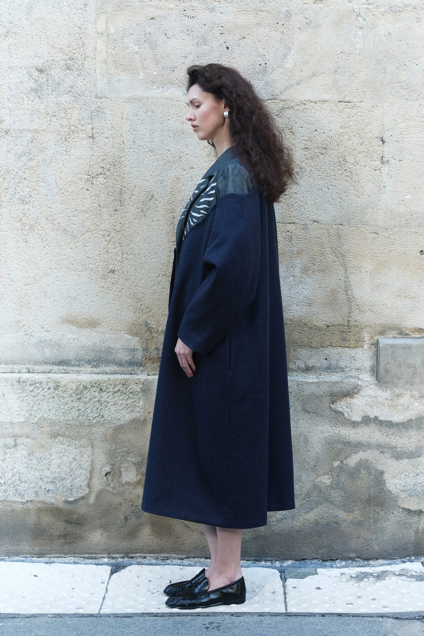 Two-tone Coat with Sun-reactive Pattern